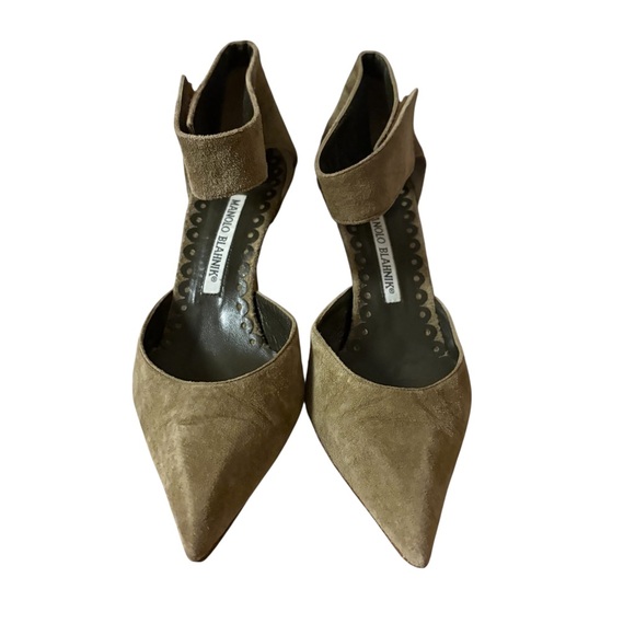Manolo Blahnik Women's Greige Leather Pointed Toe Ankle Strap Heels 36 Sz 6 - Picture 5 of 9